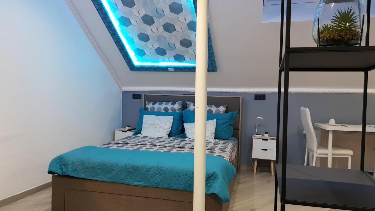 Le Petit Luxembourg Apartment Montignies-sur-Sambre ภายนอก รูปภาพ