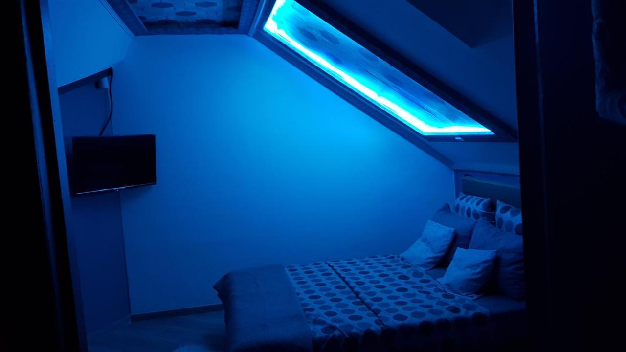 Le Petit Luxembourg Apartment Montignies-sur-Sambre ภายนอก รูปภาพ