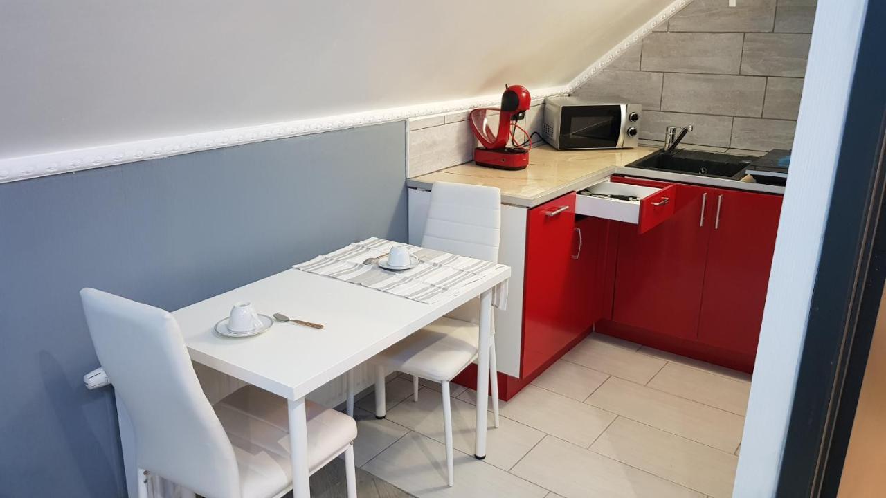 Le Petit Luxembourg Apartment Montignies-sur-Sambre ภายนอก รูปภาพ