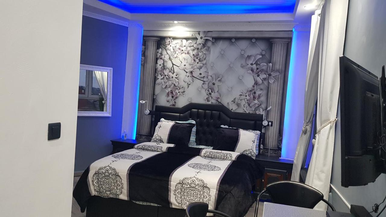 Le Petit Luxembourg Apartment Montignies-sur-Sambre ภายนอก รูปภาพ